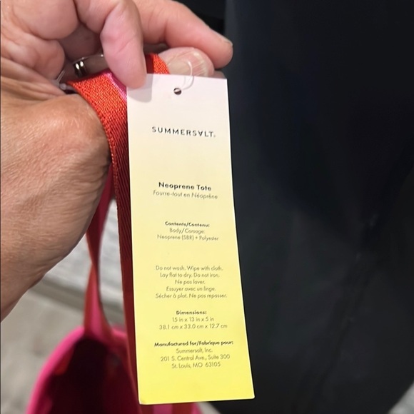 summersvlt Clothing, Shoes & Accessories for Women on Sale  NWT Summersvlt Vibrant Pink and Red Tote Bag, lightweight